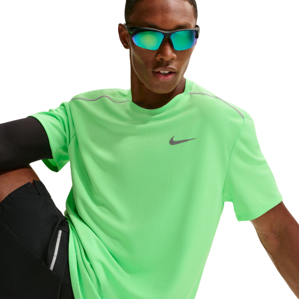 Nike Miler Dri-FIT UV Short-Sleeve Running Top Illusion Green/Cucumber Calm