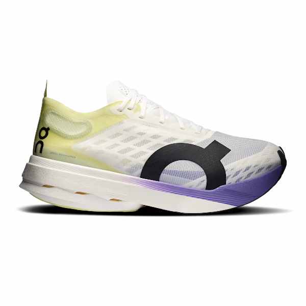 On Cloudboom Strike Juniper | Limelight