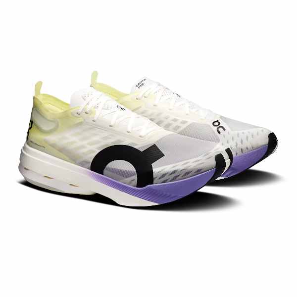 On Cloudboom Strike Juniper | Limelight