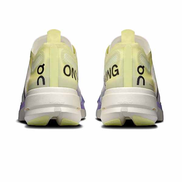 On Cloudboom Strike Juniper | Limelight