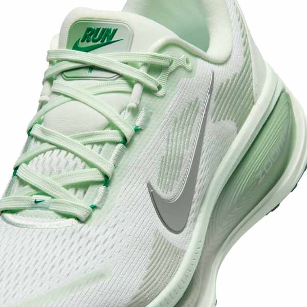 Nike Vomero 18 Barely Green/Steam