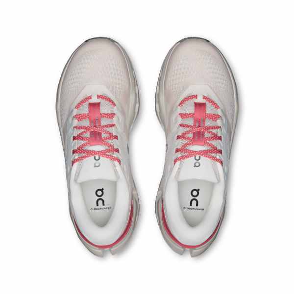 On Cloudrunner 3 Oyster | Camellia