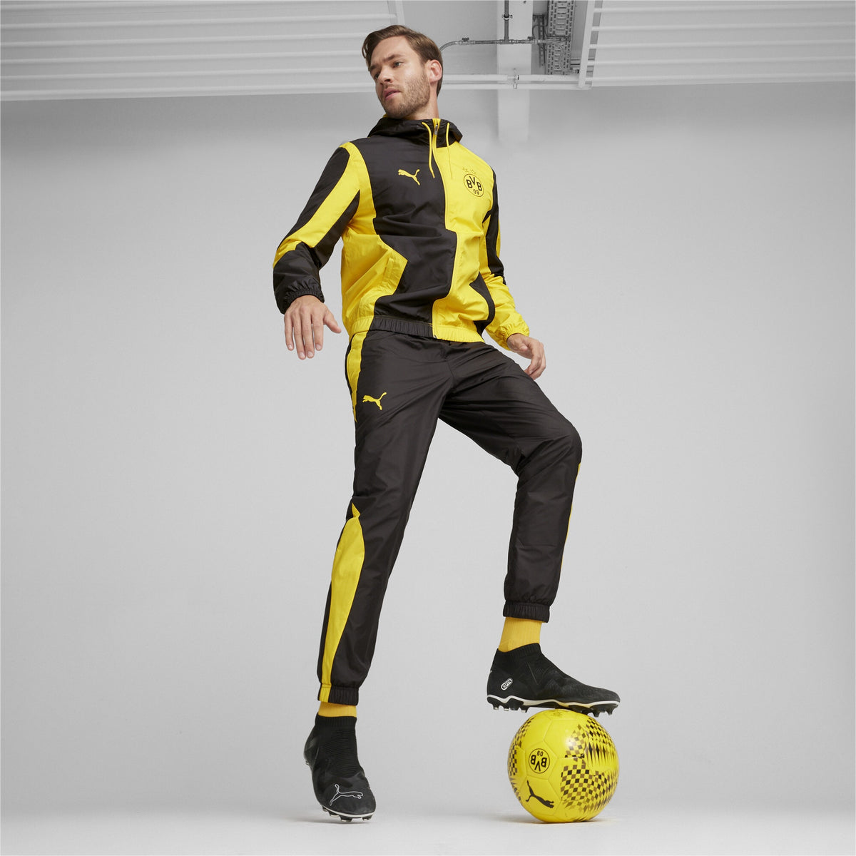 Puma BVB Prematch Woven Jacket Cyber Yellow