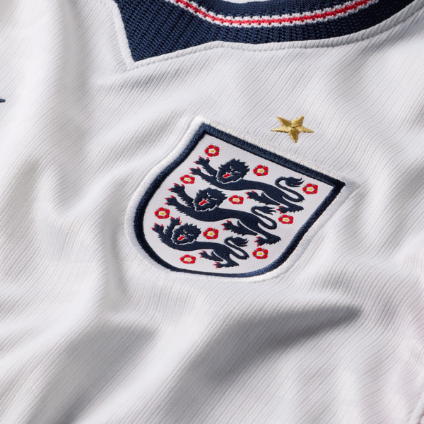 Nike England 2026 Stadium Home Older Kids' Nike Dri-FIT Football Shirt